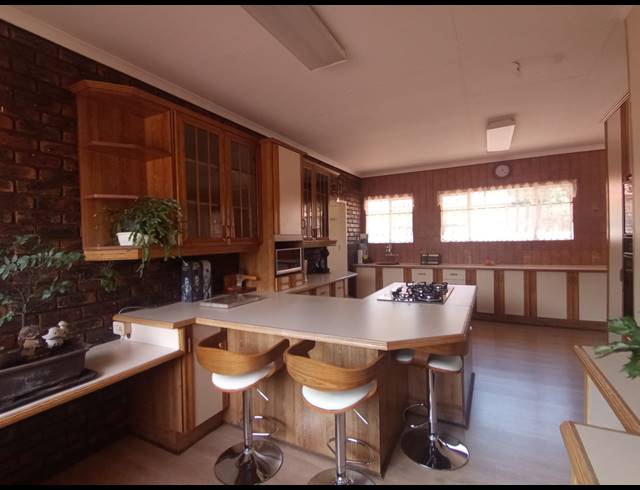 4 BEDROOM HOUSE FOR SALE IN THREE RIVERS EAST